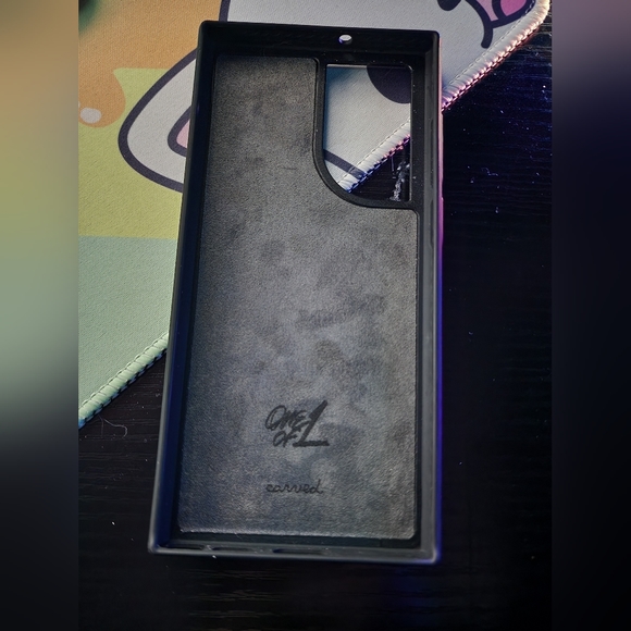 S22 Ultra Carved Resin Case - Picture 2 of 3